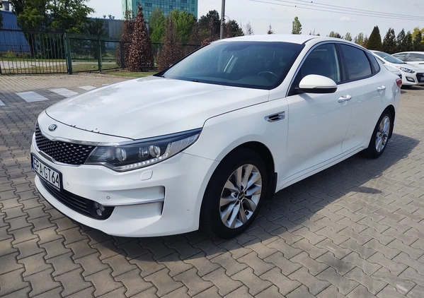 Kia Optima cena 37900 przebieg: 344800, rok produkcji 2016 z Pabianice małe 92